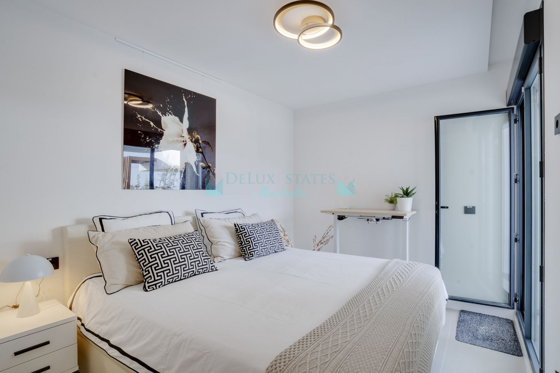 Apartamento en venta en Las Mesas, Estepona