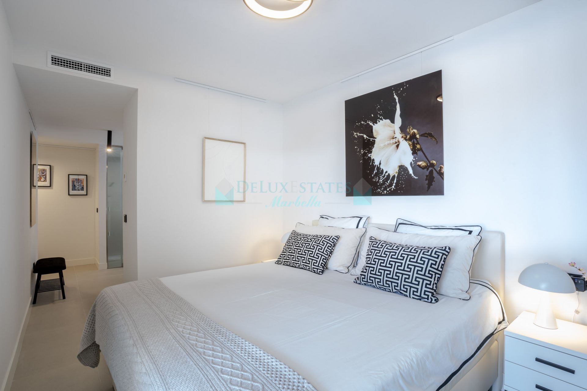 Apartamento en venta en Las Mesas, Estepona