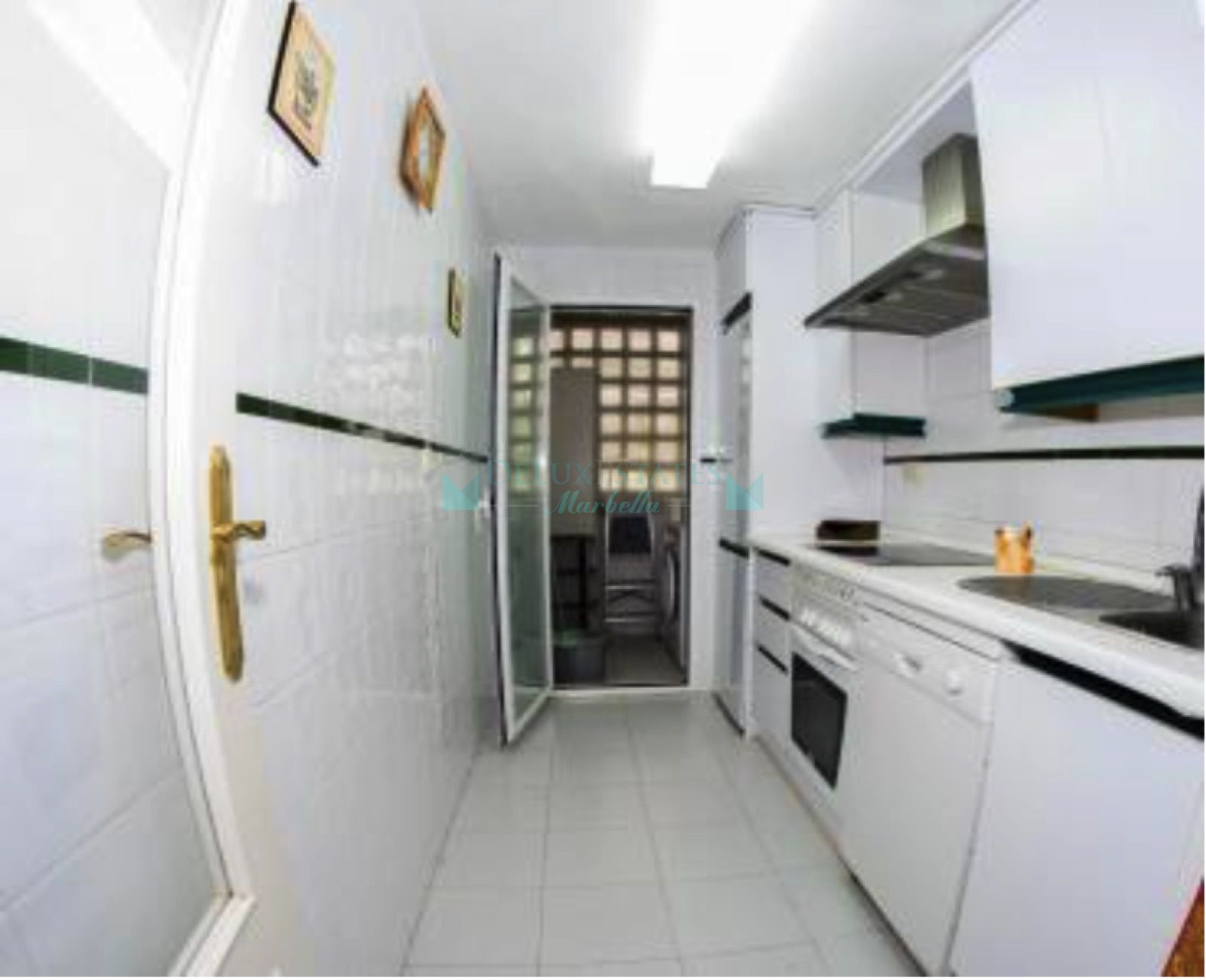 Apartment for sale in La Dama de Noche, Nueva Andalucia