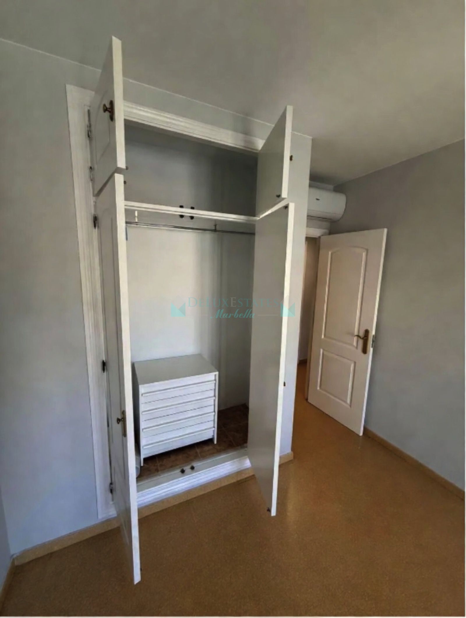 Apartment for sale in Sabinillas, Manilva