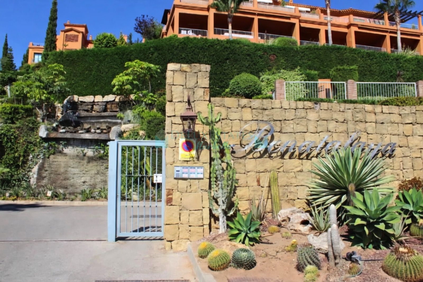 Apartment for sale in Benatalaya, Estepona