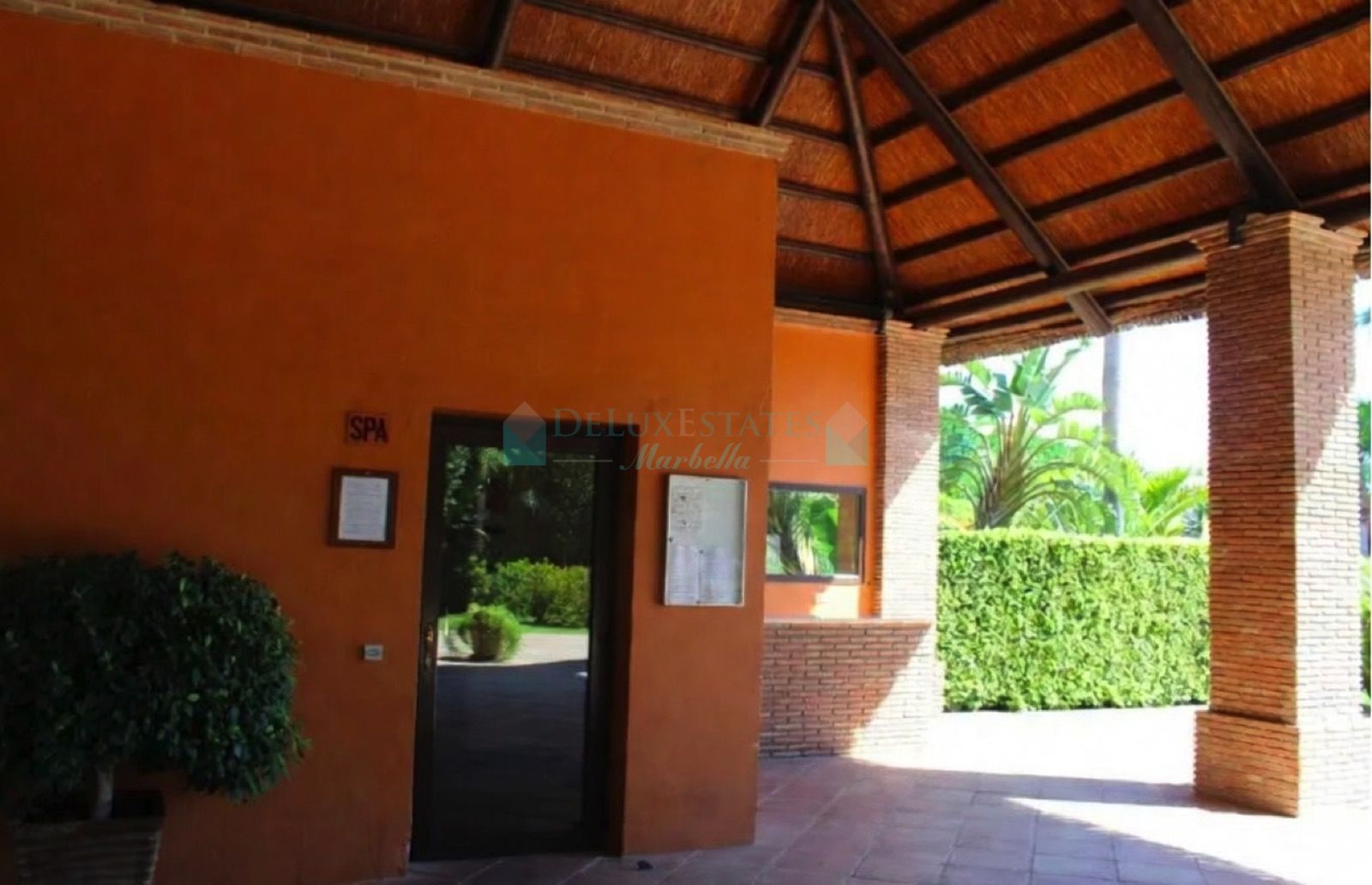 Apartment for sale in Benatalaya, Estepona