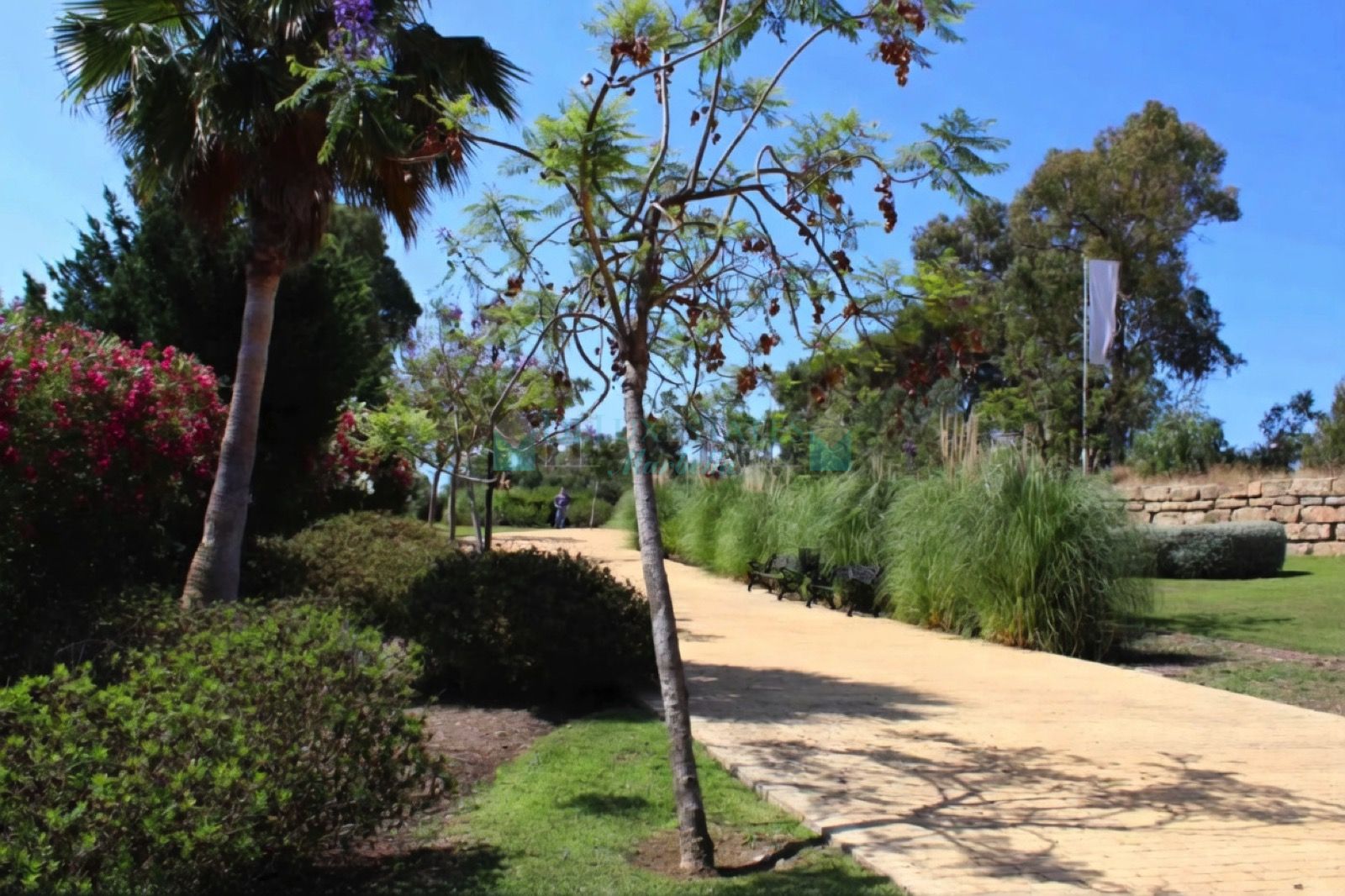 Apartment for sale in Benatalaya, Estepona