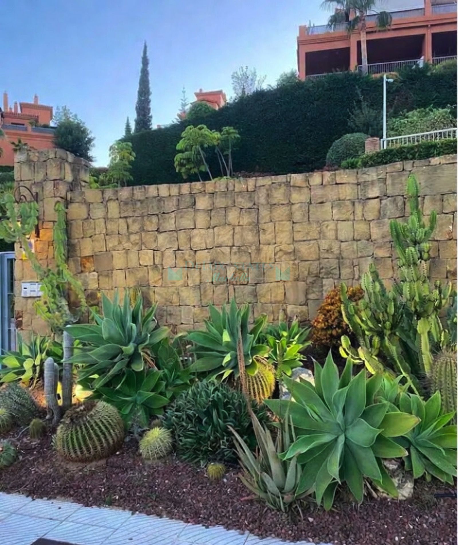 Apartment for sale in Benatalaya, Estepona