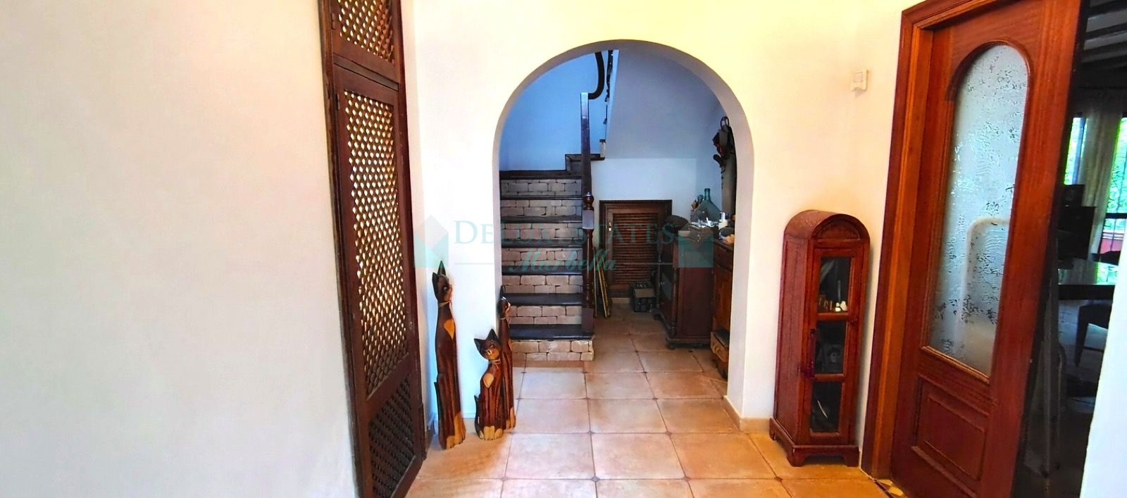 Villa for sale in Rio Real, Marbella East