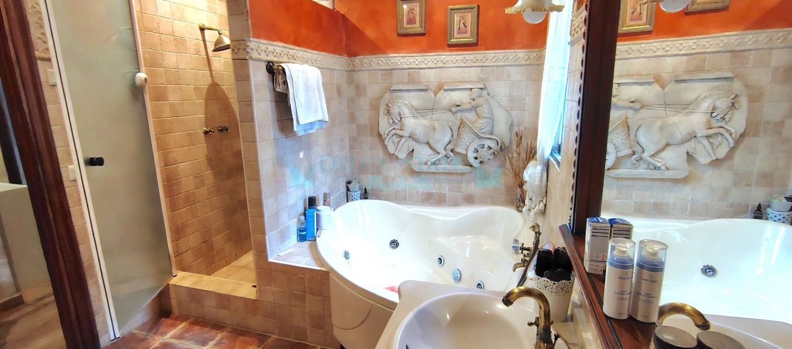 Villa for sale in Rio Real, Marbella East