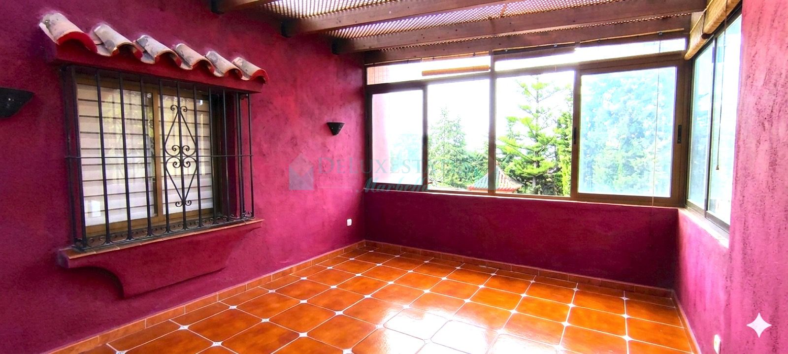 Villa for sale in Rio Real, Marbella East