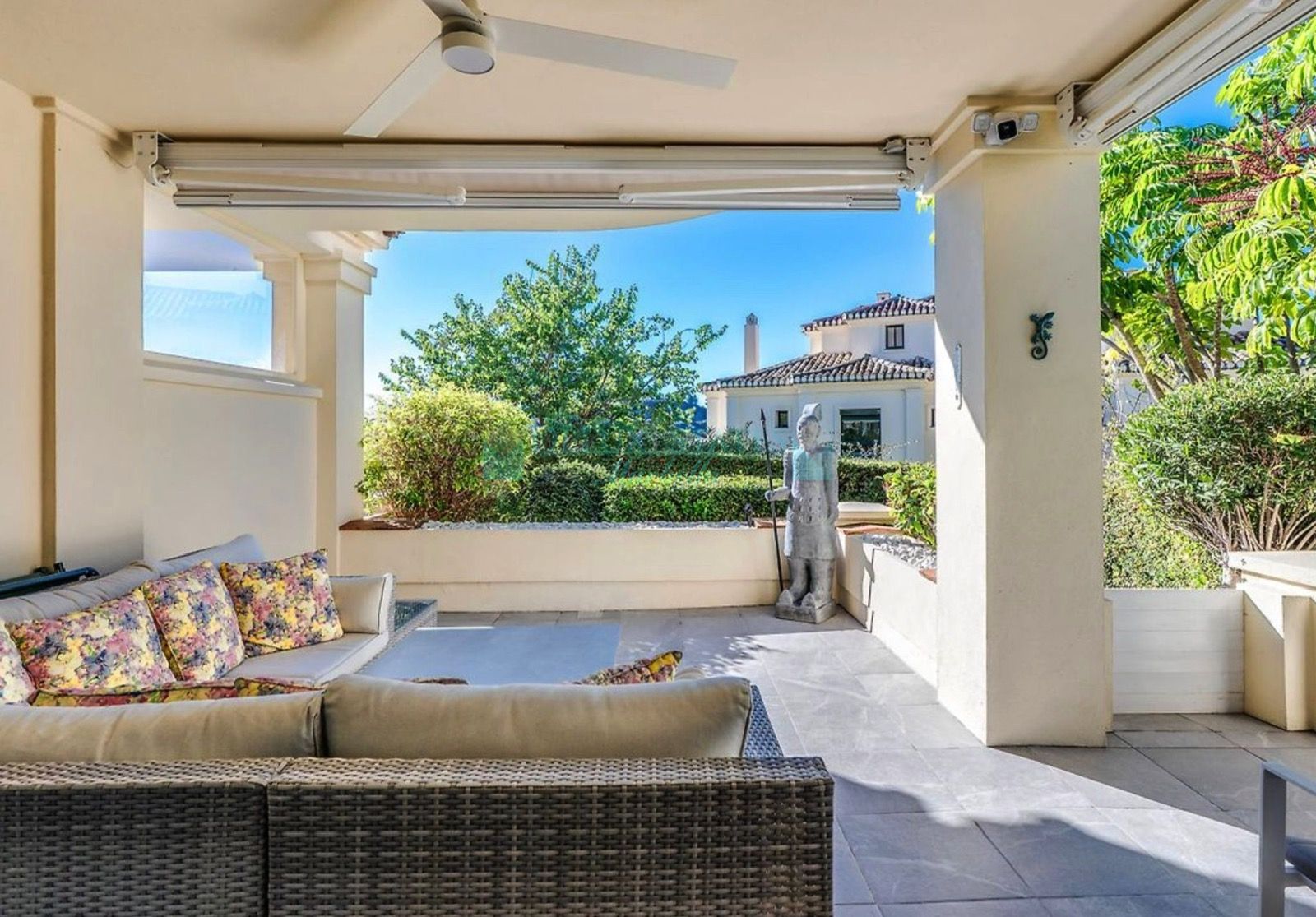 Ground Floor Apartment for sale in Los Capanes del Golf, Benahavis