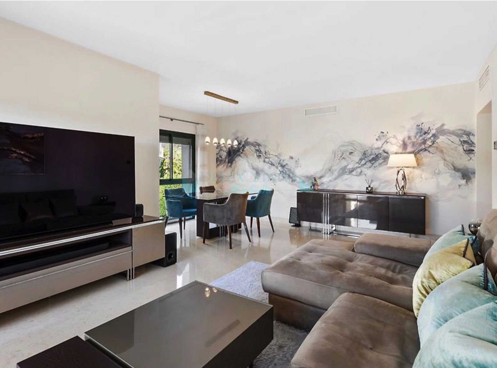 Ground Floor Apartment for sale in Los Capanes del Golf, Benahavis