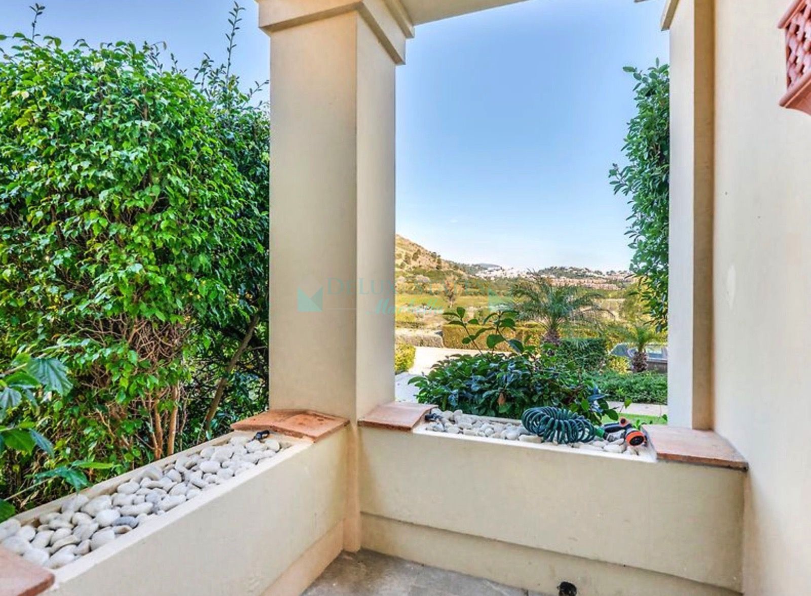 Ground Floor Apartment for sale in Los Capanes del Golf, Benahavis