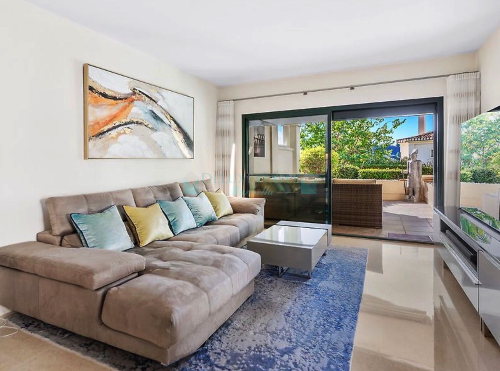 Ground Floor Apartment for sale in Los Capanes del Golf, Benahavis