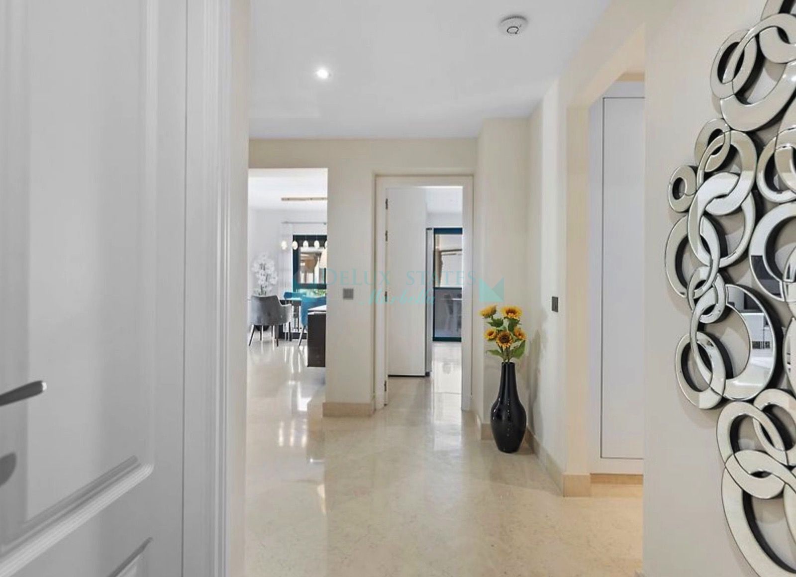 Ground Floor Apartment for sale in Los Capanes del Golf, Benahavis