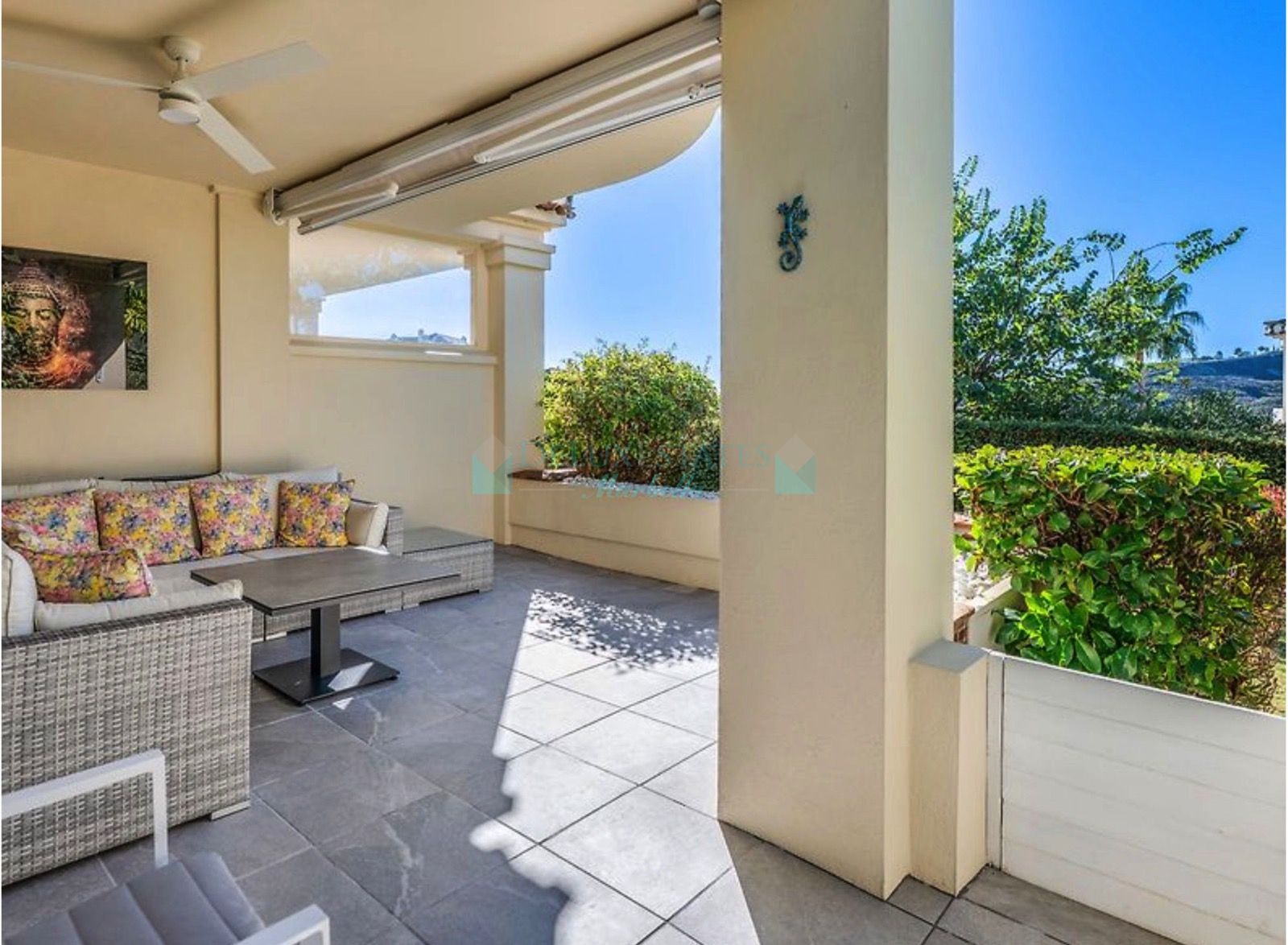 Ground Floor Apartment for sale in Los Capanes del Golf, Benahavis