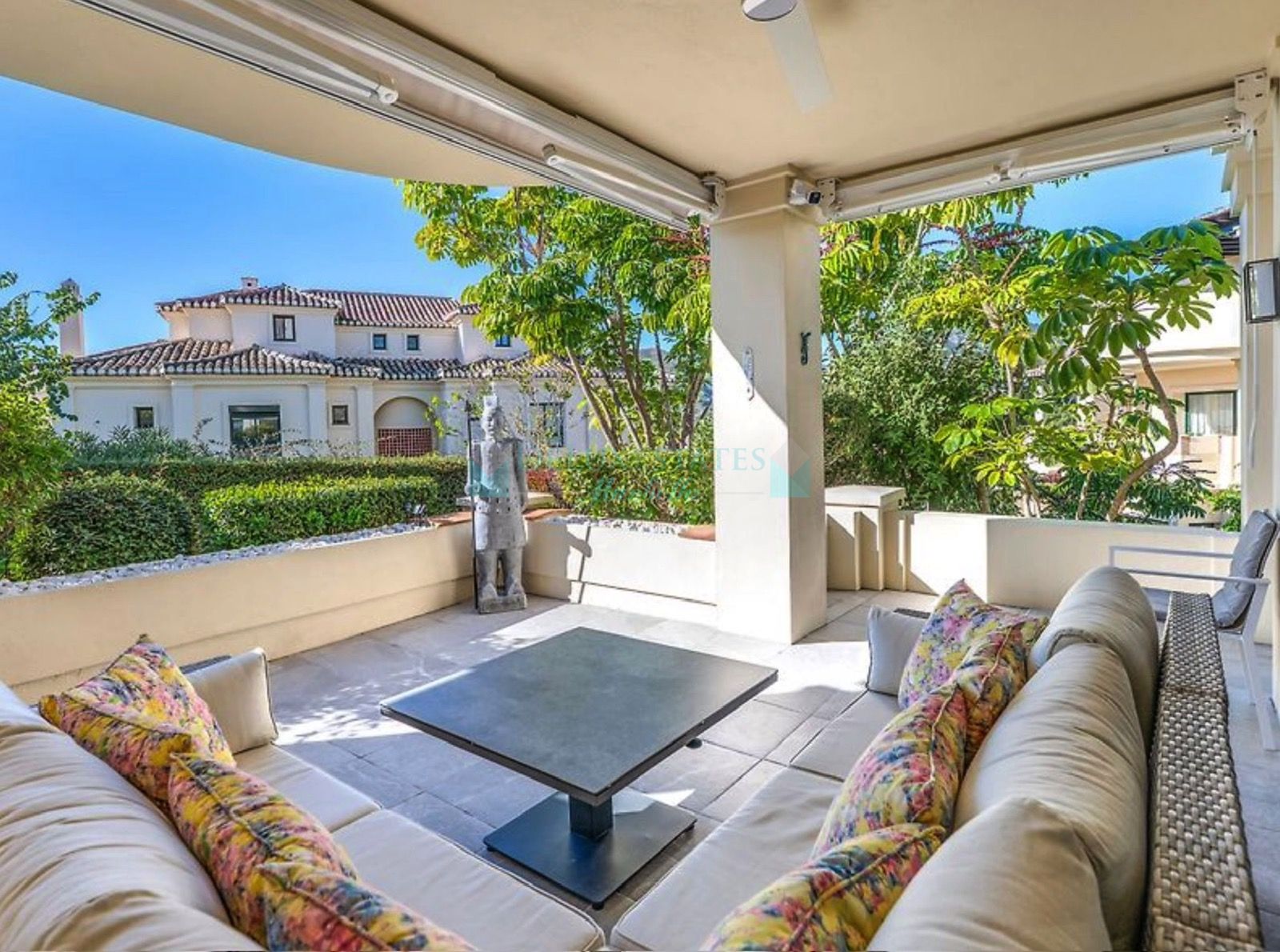 Ground Floor Apartment for sale in Los Capanes del Golf, Benahavis