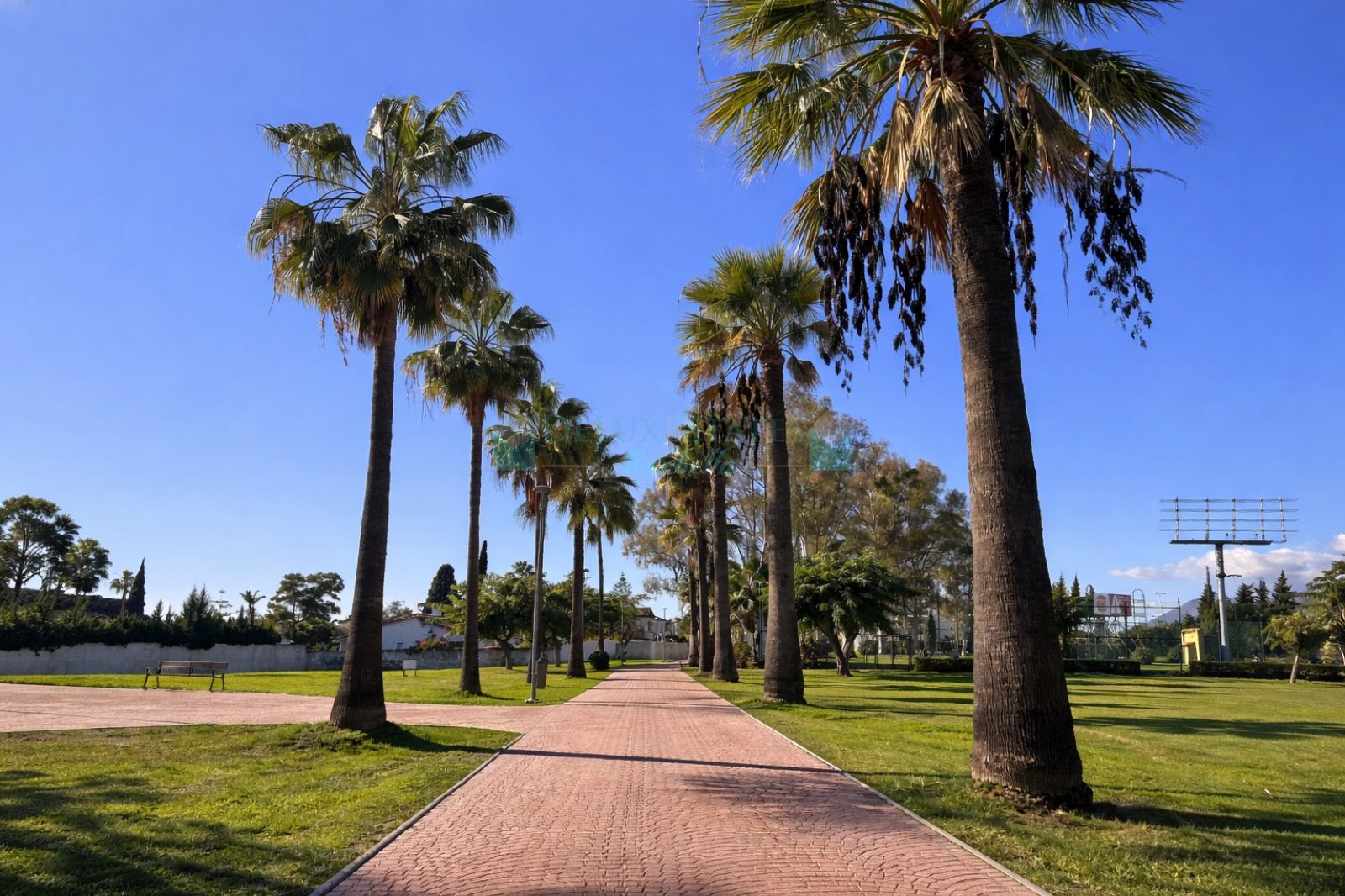 Semi Detached House for sale in Benamara, Estepona
