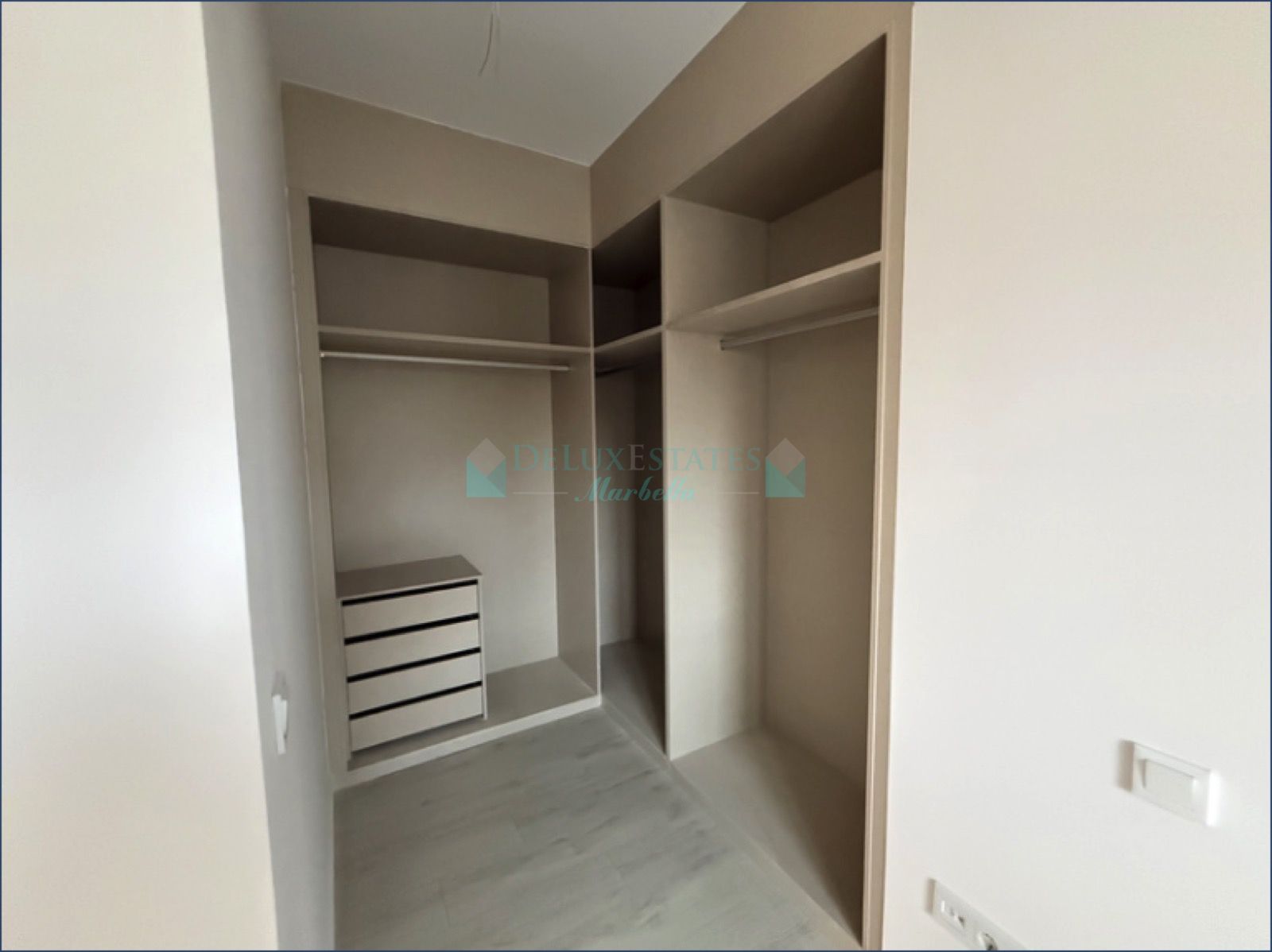 Apartment for sale in Las Mesas, Estepona