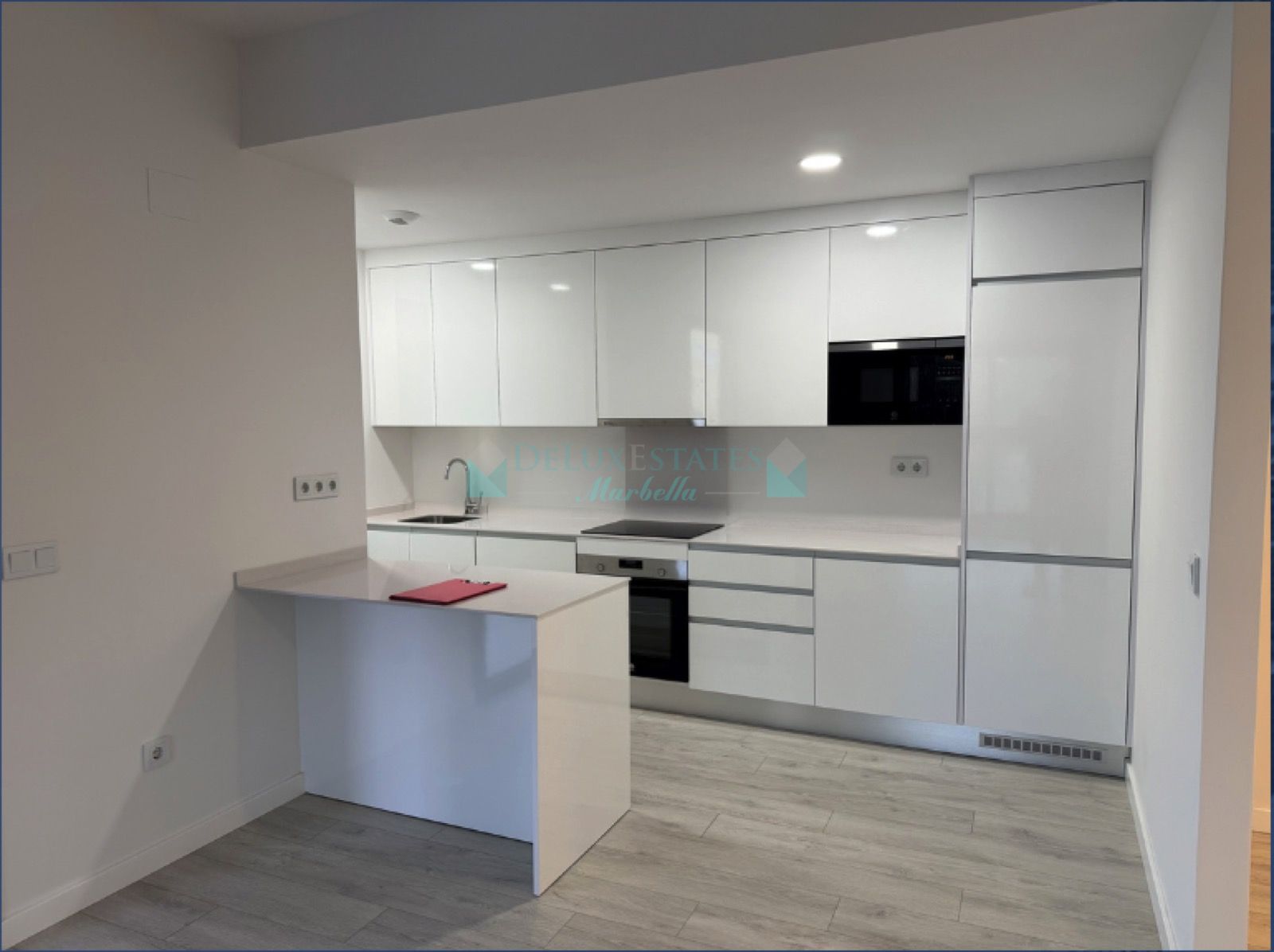 Apartment for sale in Las Mesas, Estepona