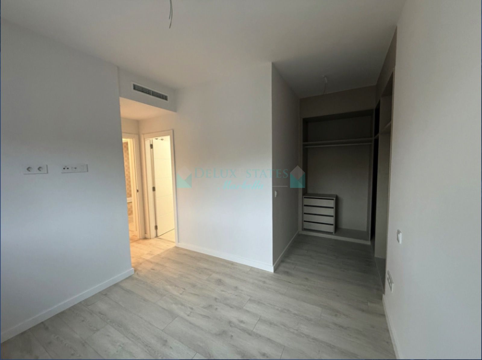 Apartment for sale in Las Mesas, Estepona