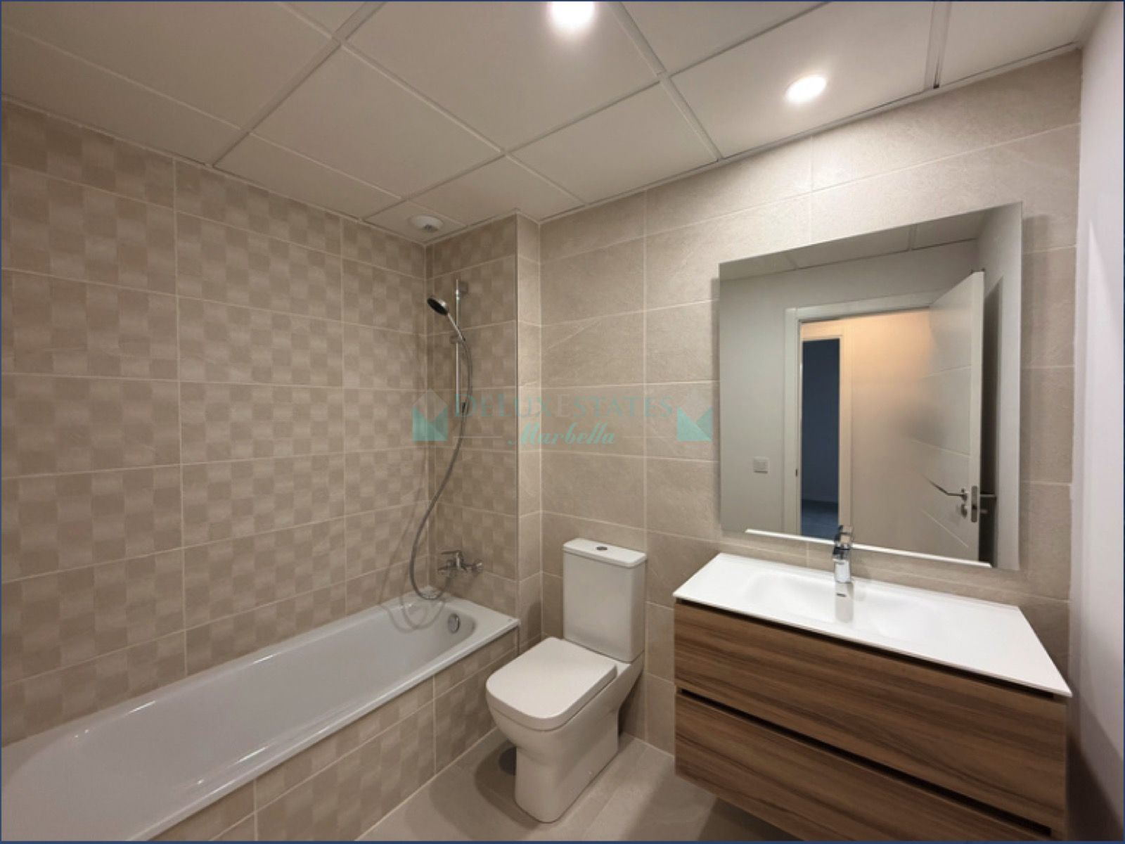 Apartment for sale in Las Mesas, Estepona