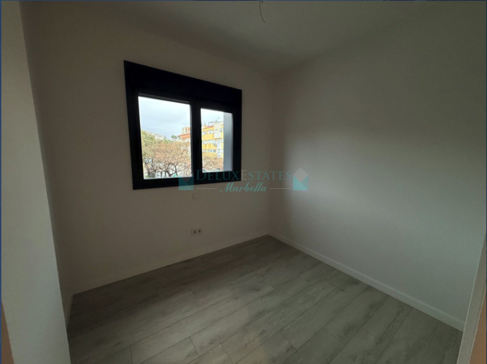 Apartment for sale in Las Mesas, Estepona