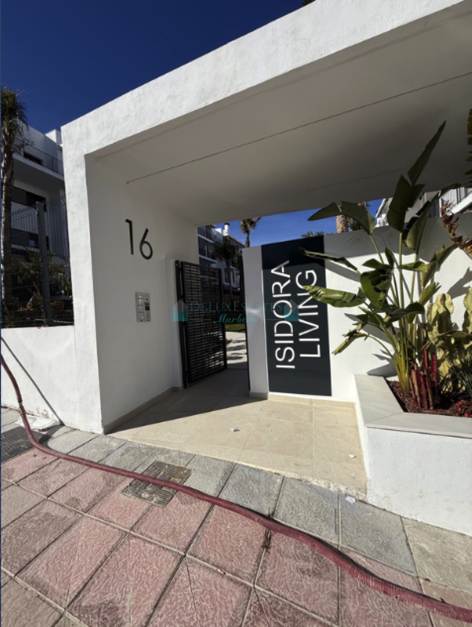 Apartment for sale in Las Mesas, Estepona
