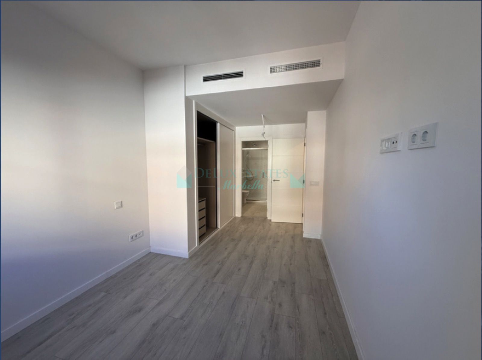 Apartment for sale in Las Mesas, Estepona