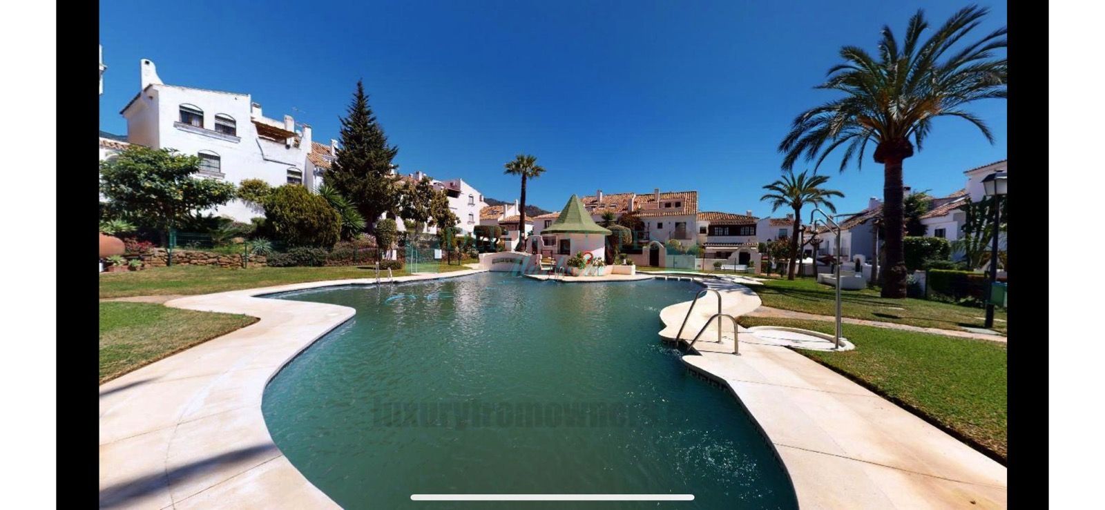 Pareado en venta en Las Cancelas, Marbella