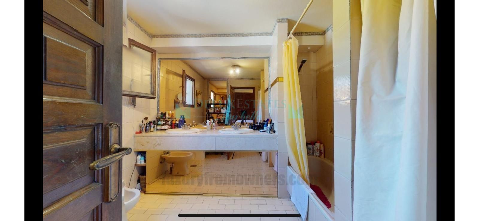 Pareado en venta en Las Cancelas, Marbella