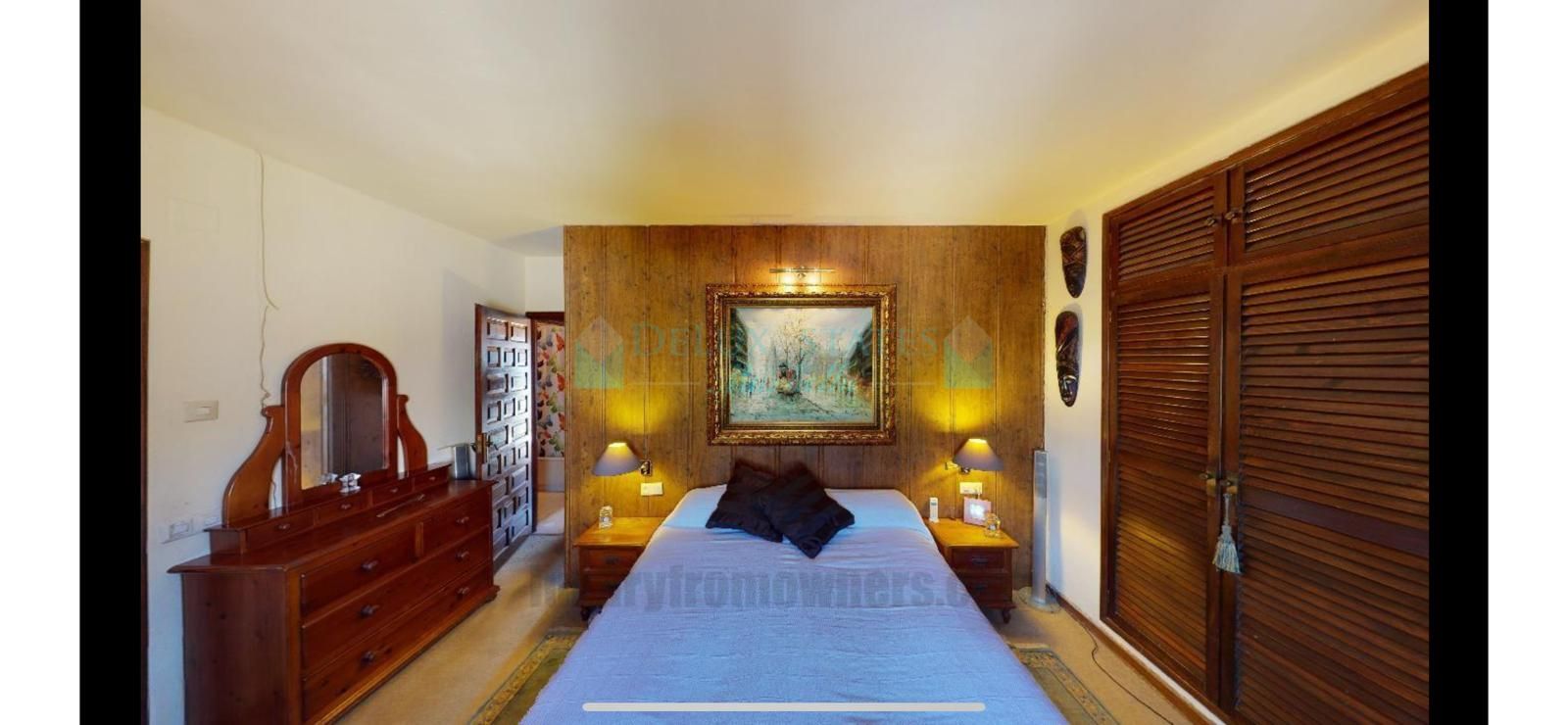 Pareado en venta en Las Cancelas, Marbella