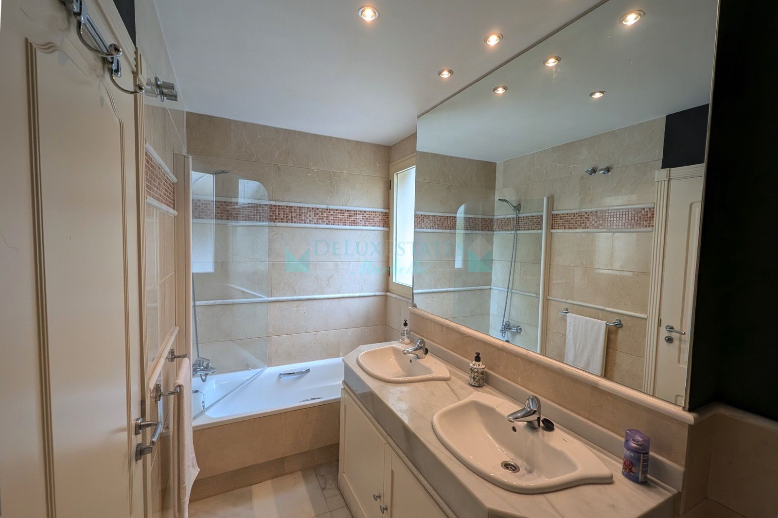 Ground Floor Apartment for sale in Aloha, Nueva Andalucia