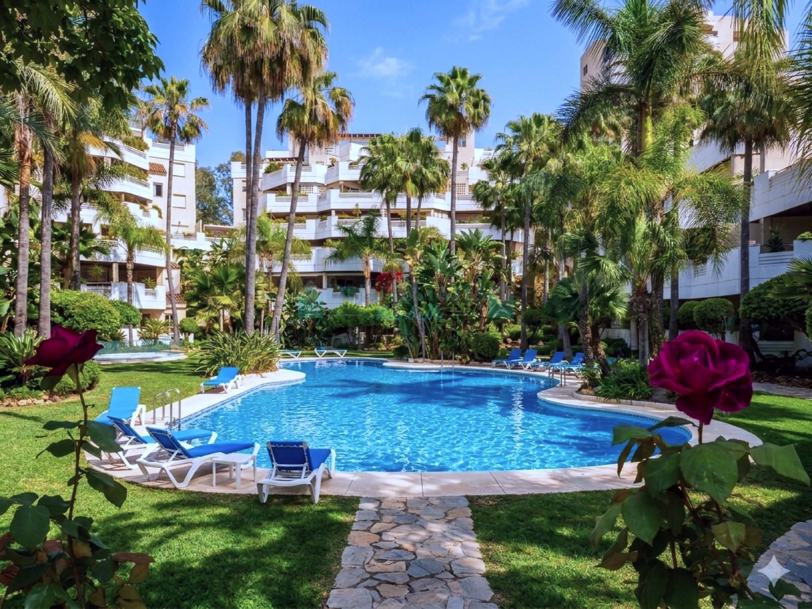 Ground Floor Apartment for sale in Aloha, Nueva Andalucia