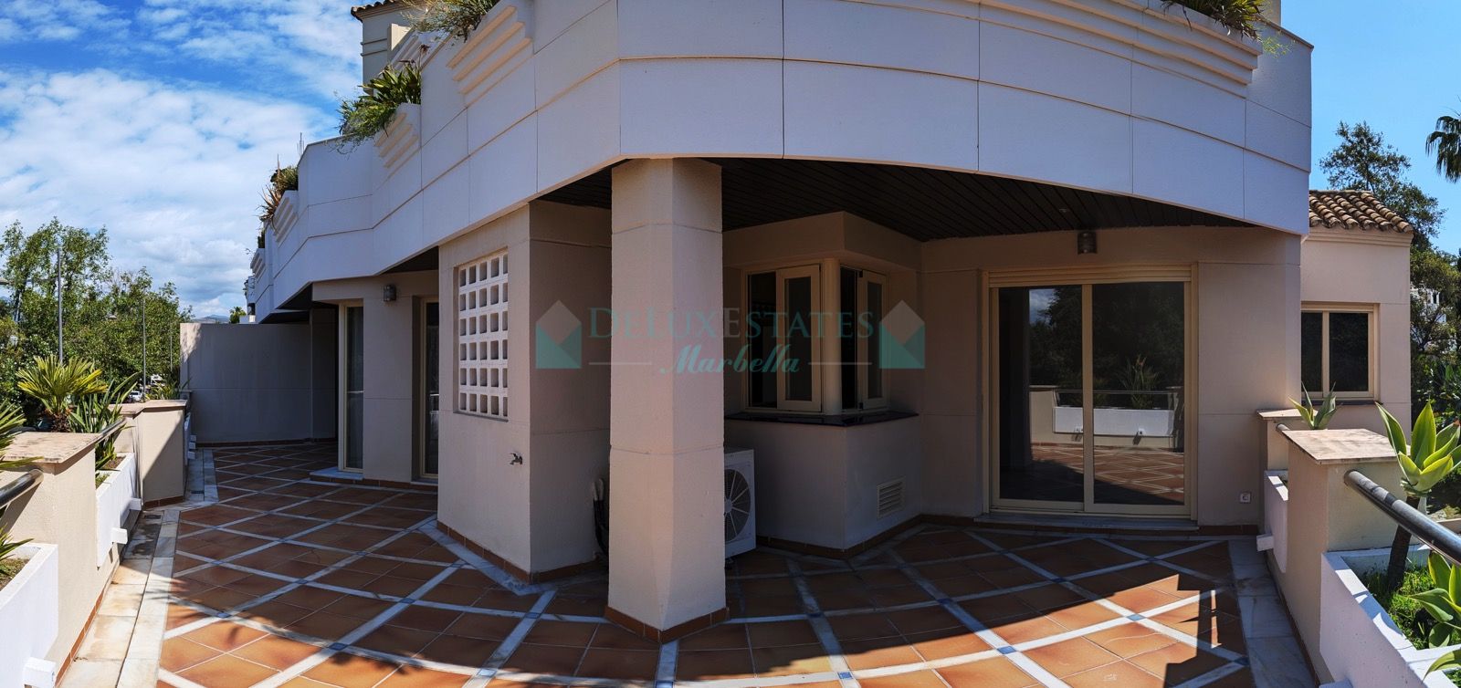 Ground Floor Apartment for sale in Aloha, Nueva Andalucia