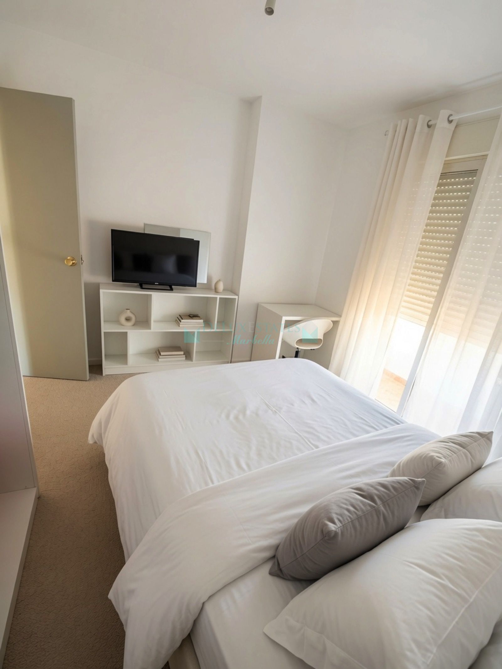 Semi Detached House for sale in Atalaya, Estepona