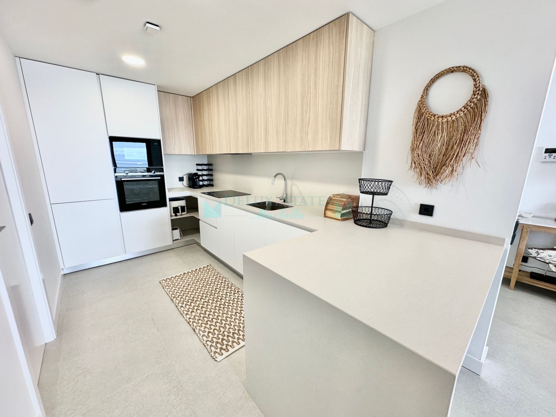 Apartamento en alquiler en Los Altos de los Monteros, Marbella Este