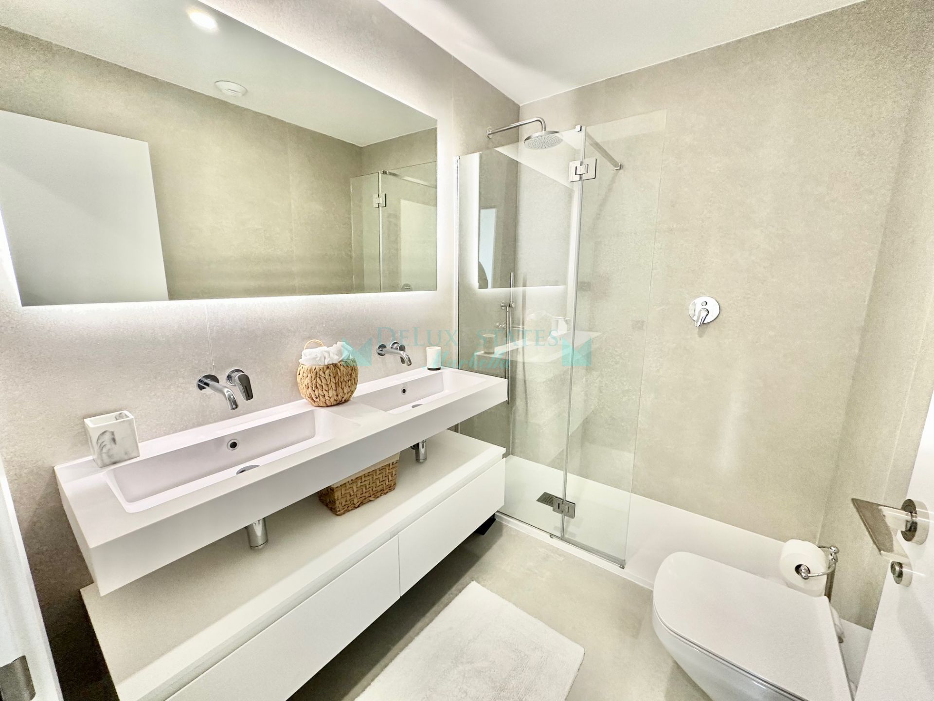 Apartamento en alquiler en Los Altos de los Monteros, Marbella Este