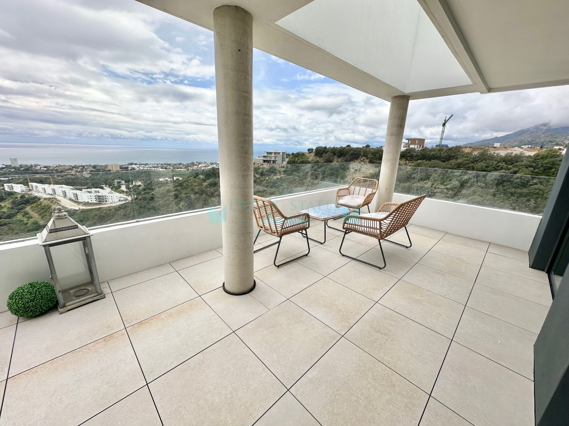 Apartamento en alquiler en Los Altos de los Monteros, Marbella Este