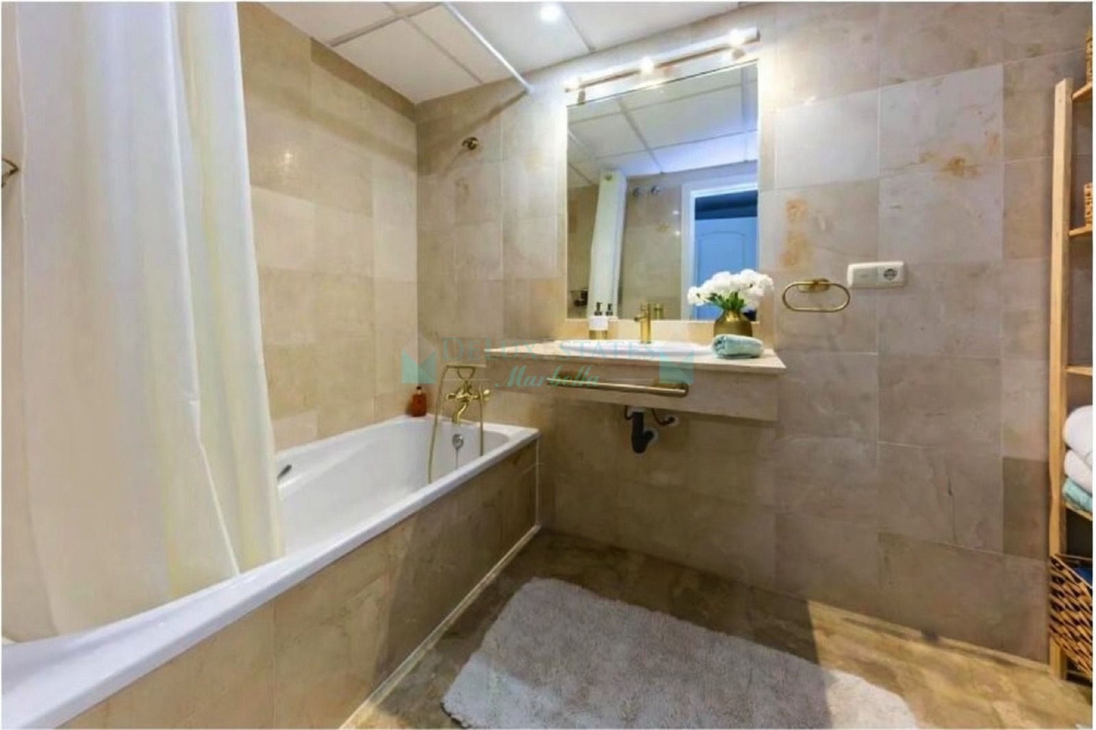 Ground Floor Apartment for sale in Las Brisas, Nueva Andalucia