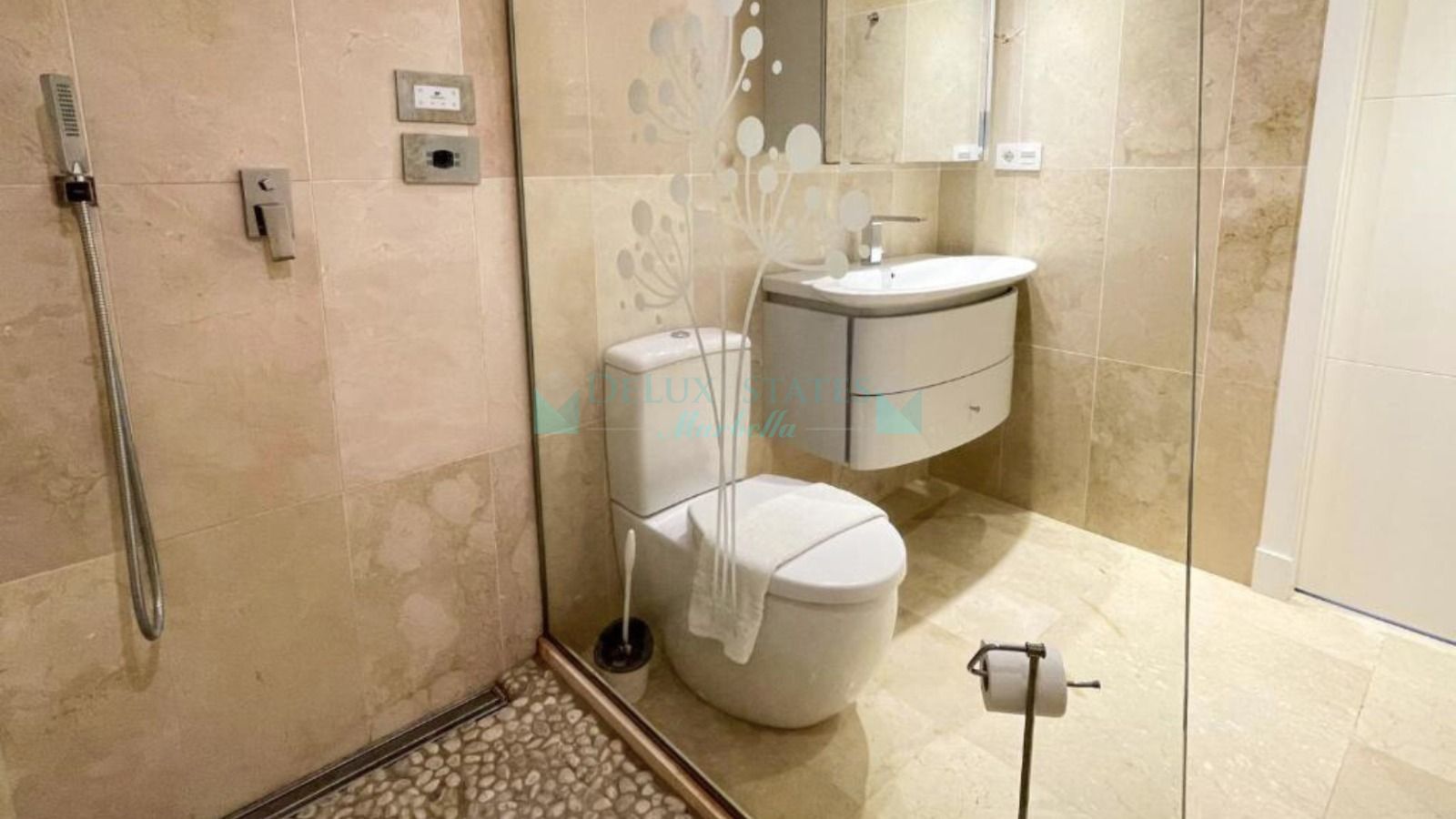 Apartamento en venta en Aloha Hill Club, Nueva Andalucia