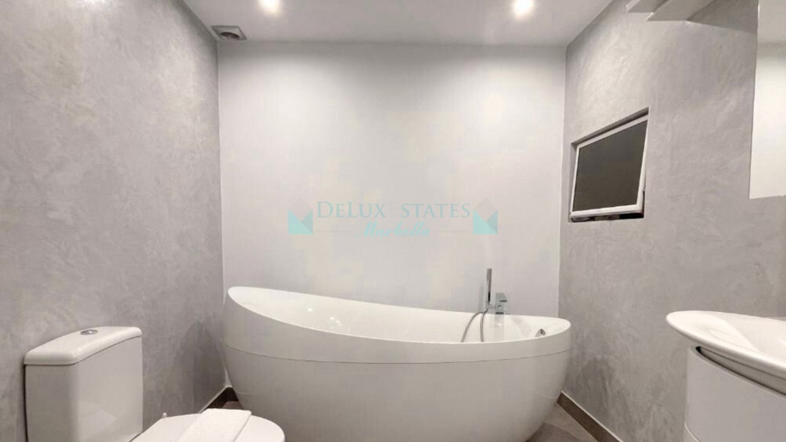 Apartamento en venta en Aloha Hill Club, Nueva Andalucia