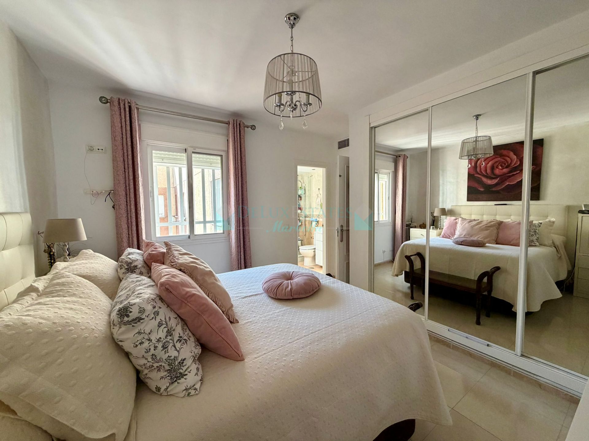 Ático en venta en Avda de Andalucia - Sierra de Estepona, Estepona