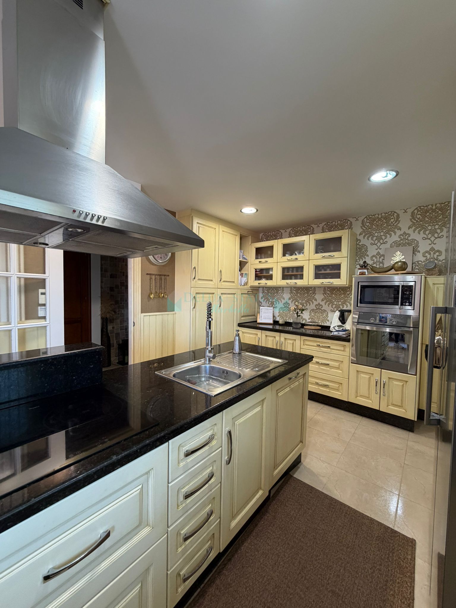 Ático en venta en Avda de Andalucia - Sierra de Estepona, Estepona