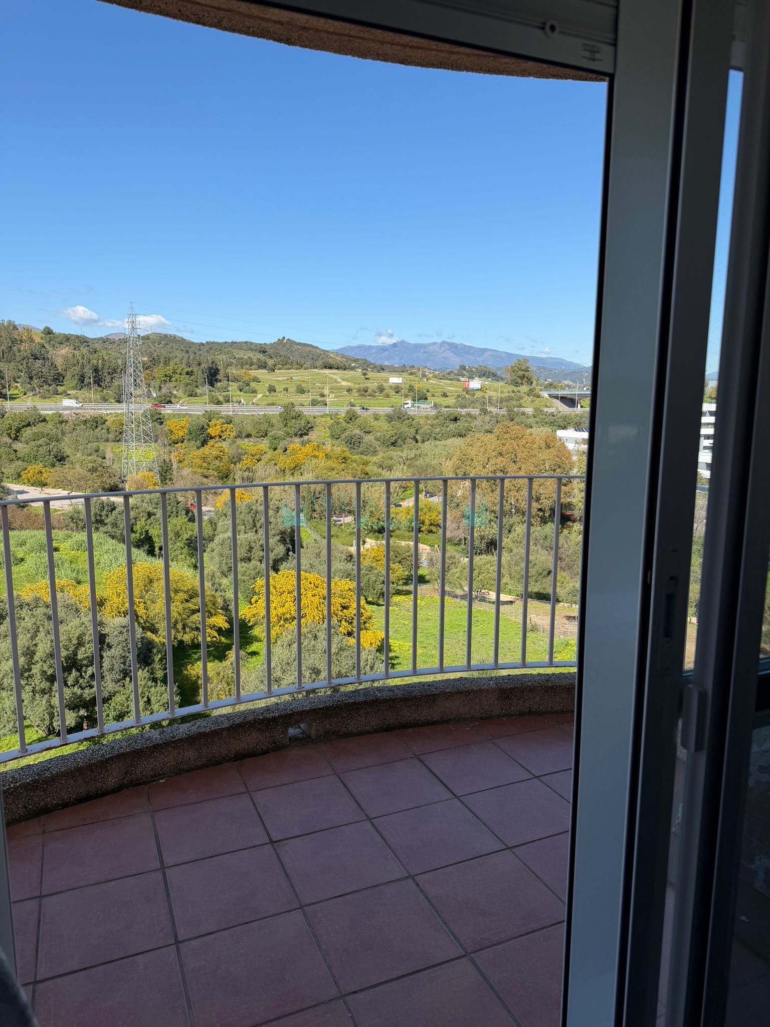 Ático en venta en Avda de Andalucia - Sierra de Estepona, Estepona