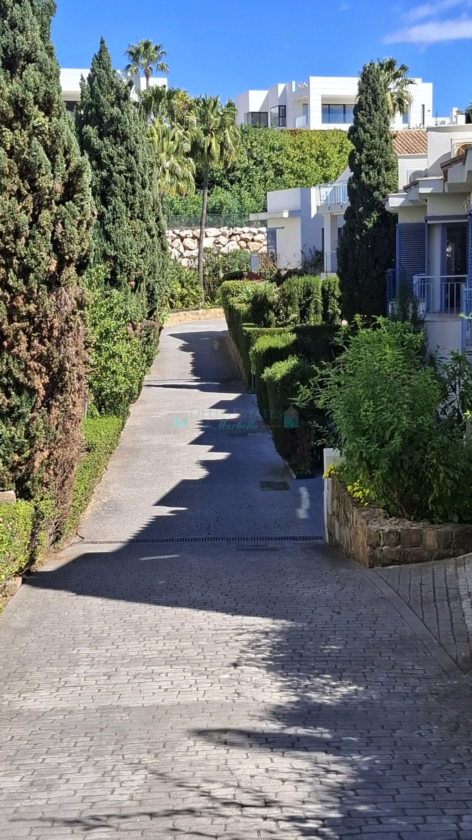 Semi Detached House for sale in Los Naranjos, Nueva Andalucia