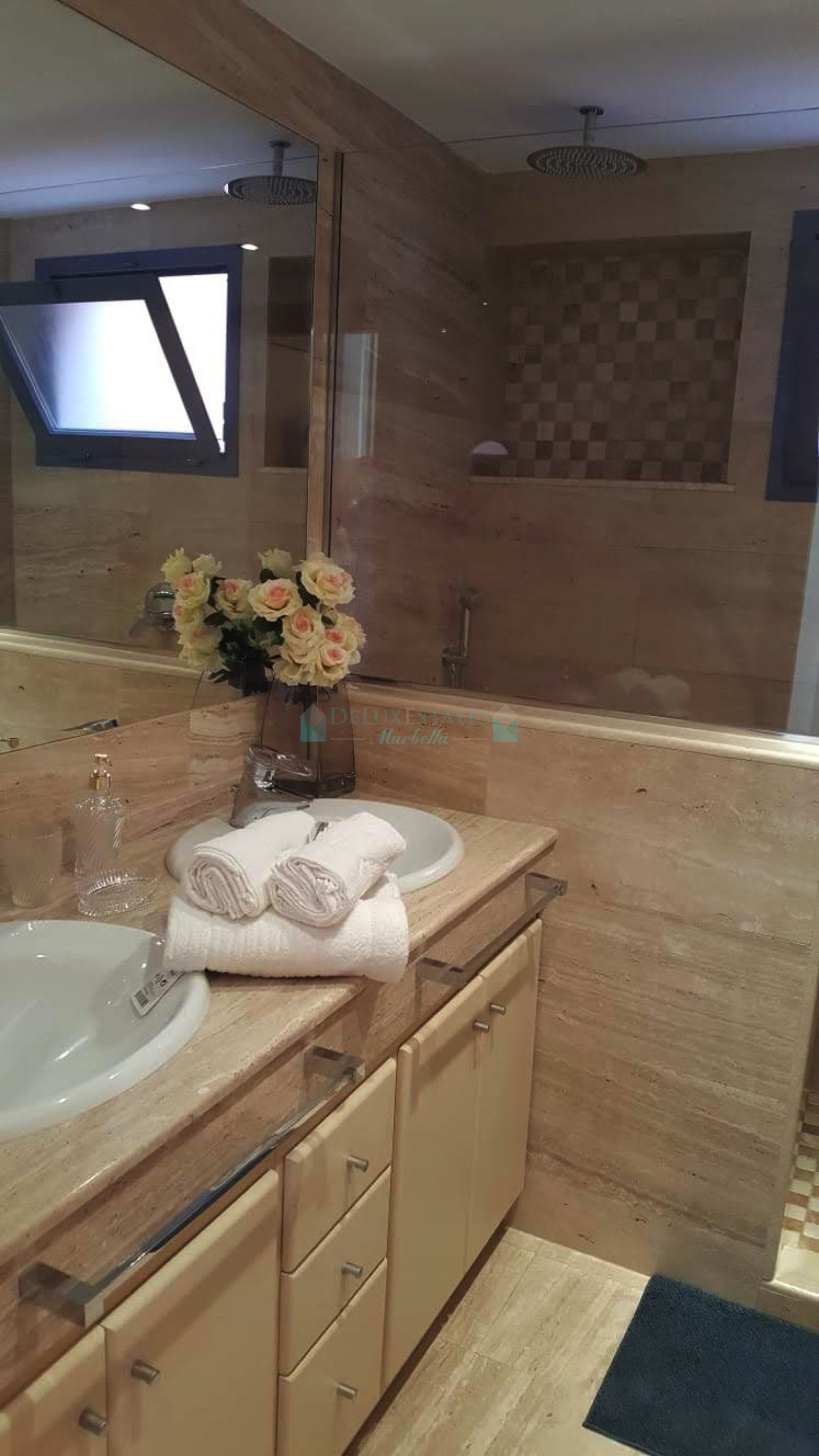 Semi Detached House for sale in Los Naranjos, Nueva Andalucia