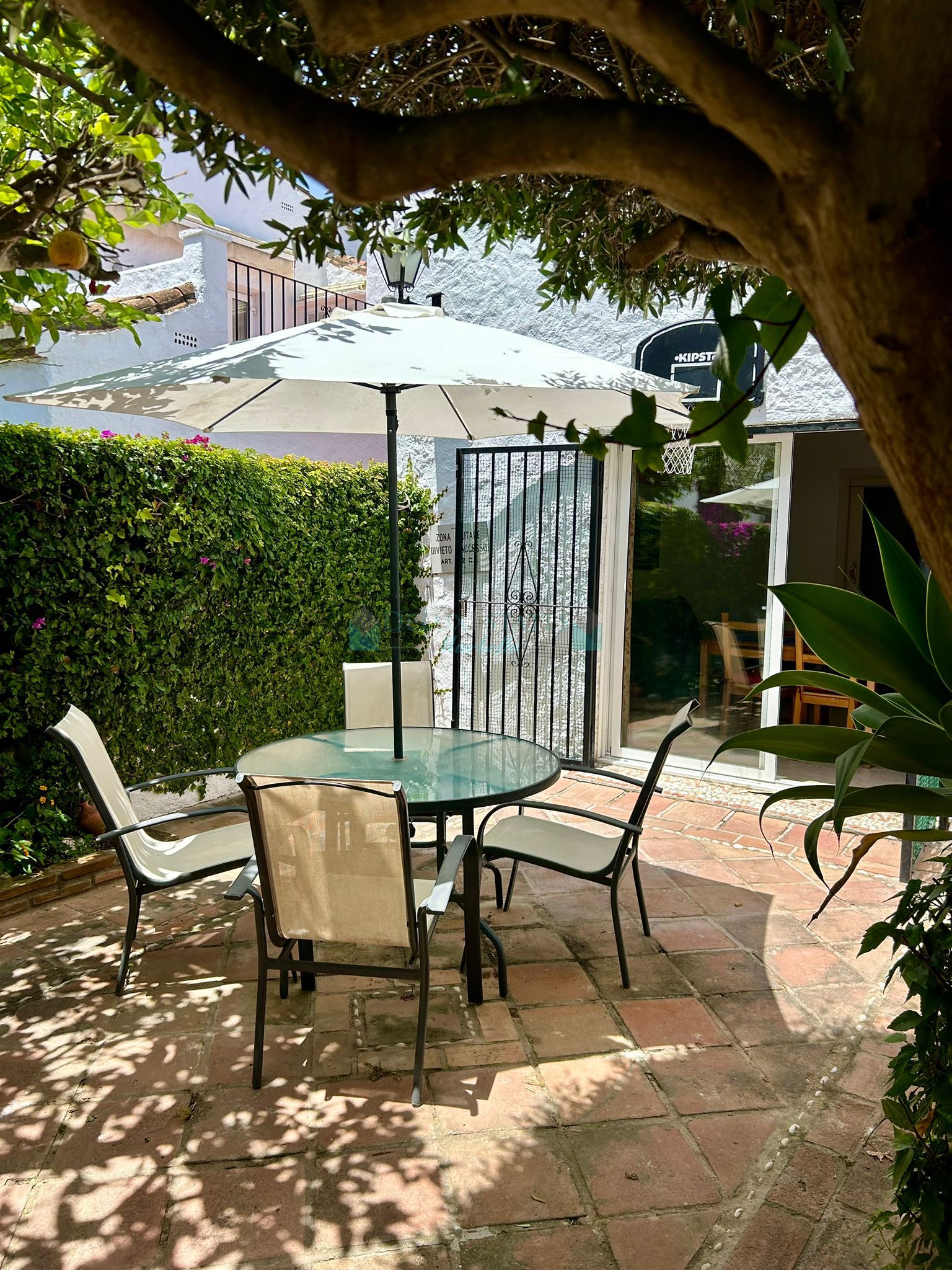 Ground Floor Apartment for sale in Benamara, Estepona