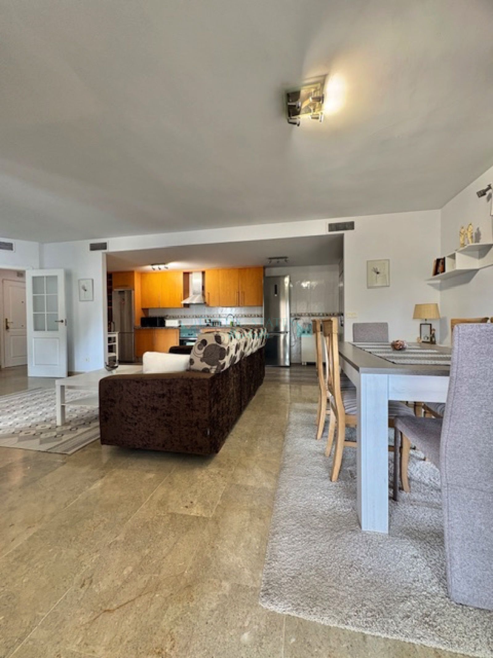 Penthouse for sale in Rio Real, Marbella East