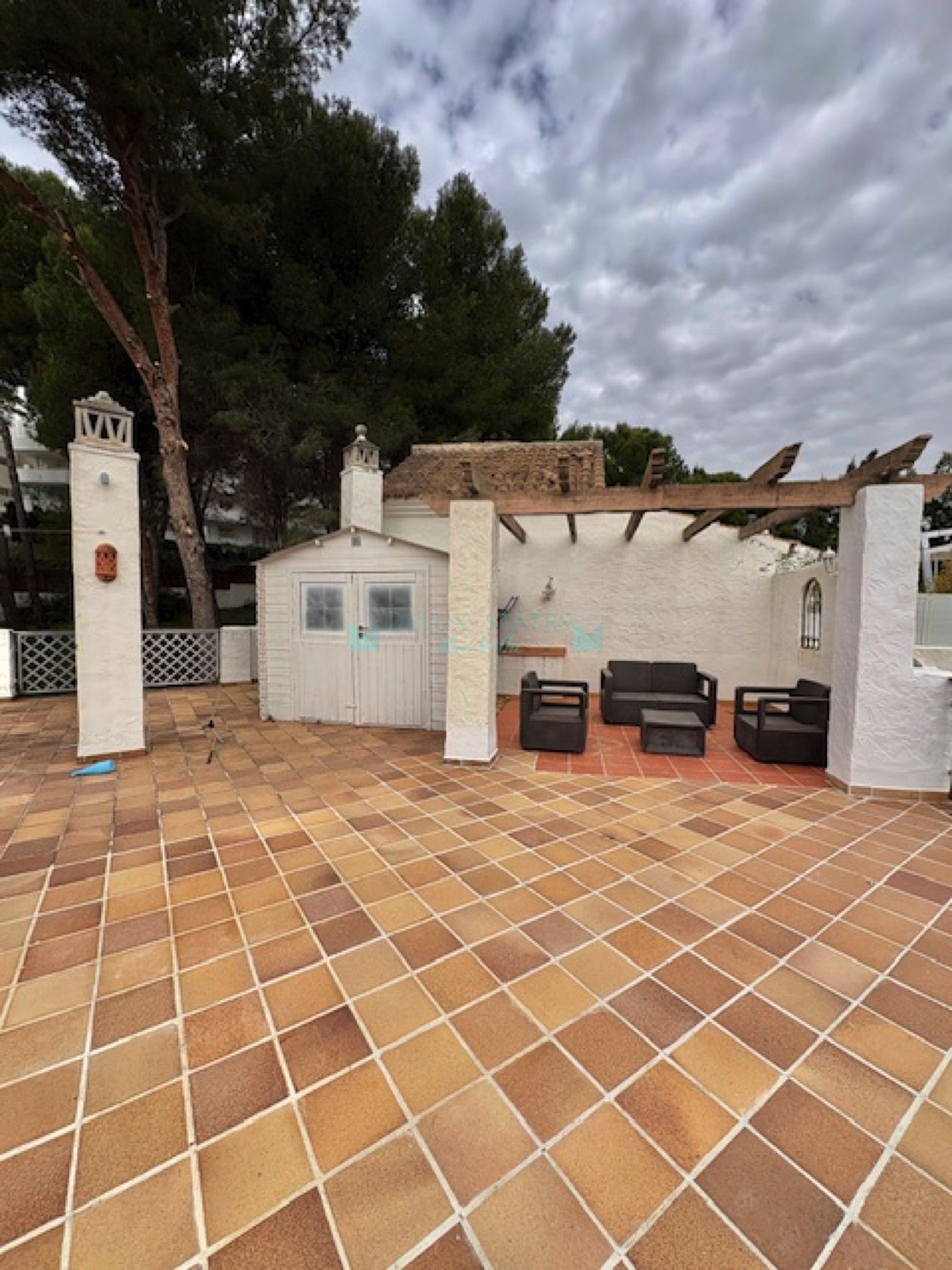 Penthouse for sale in Rio Real, Marbella East