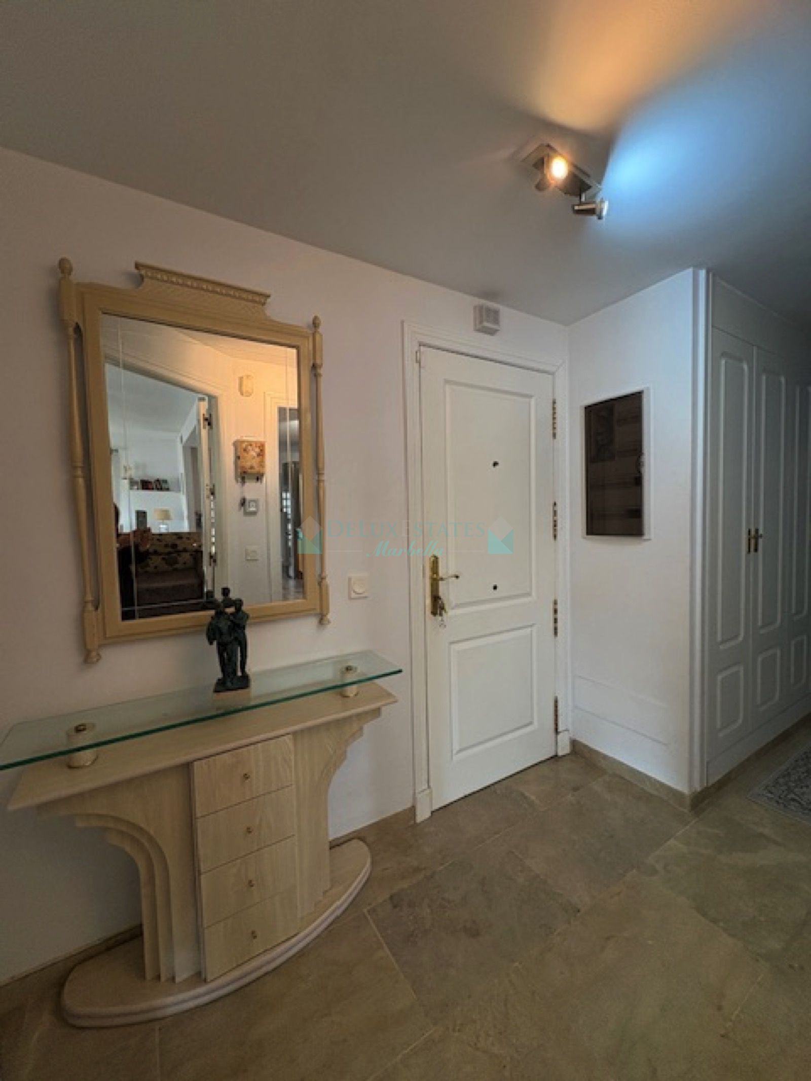 Penthouse for sale in Rio Real, Marbella East