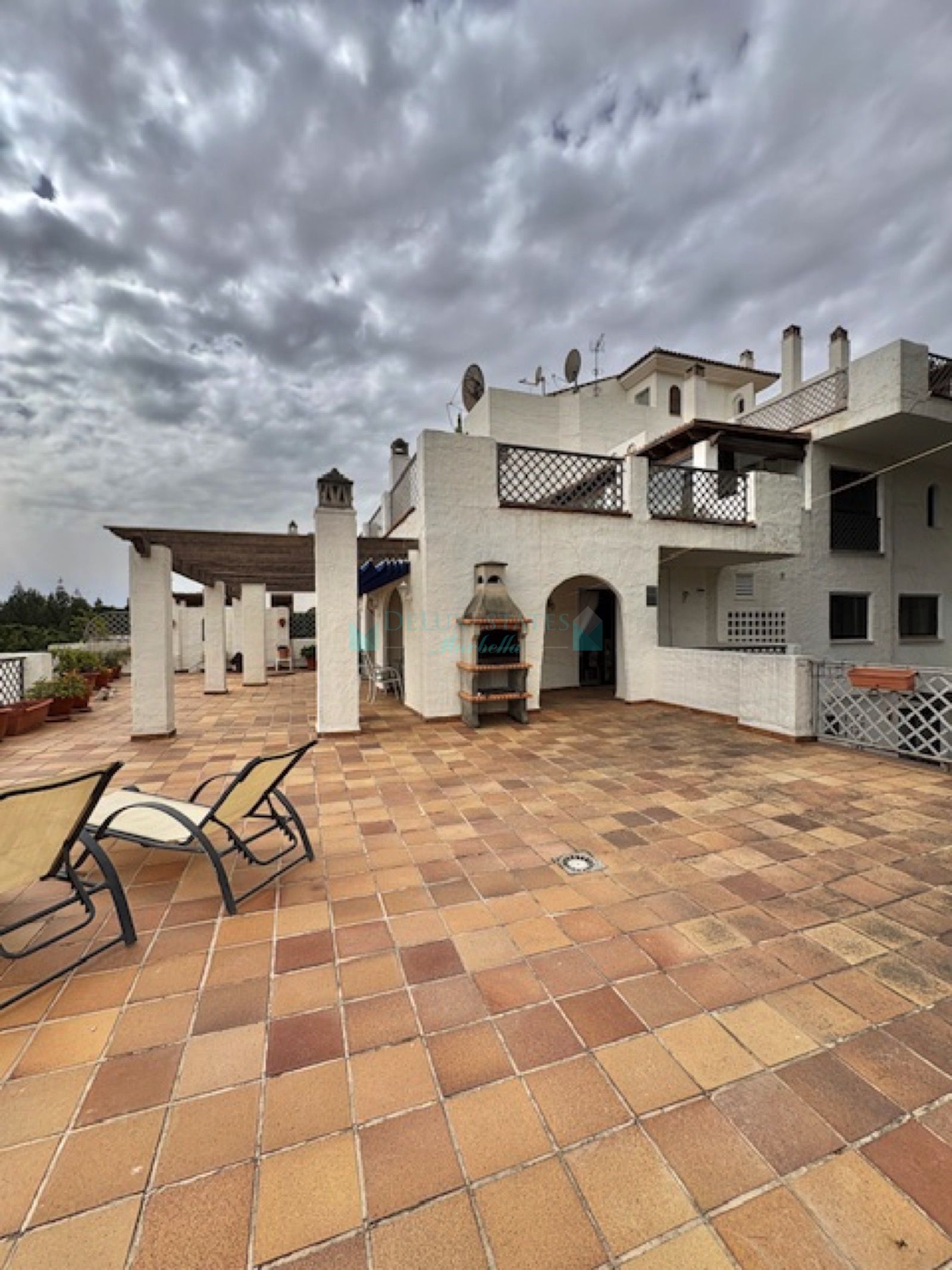 Penthouse for sale in Rio Real, Marbella East
