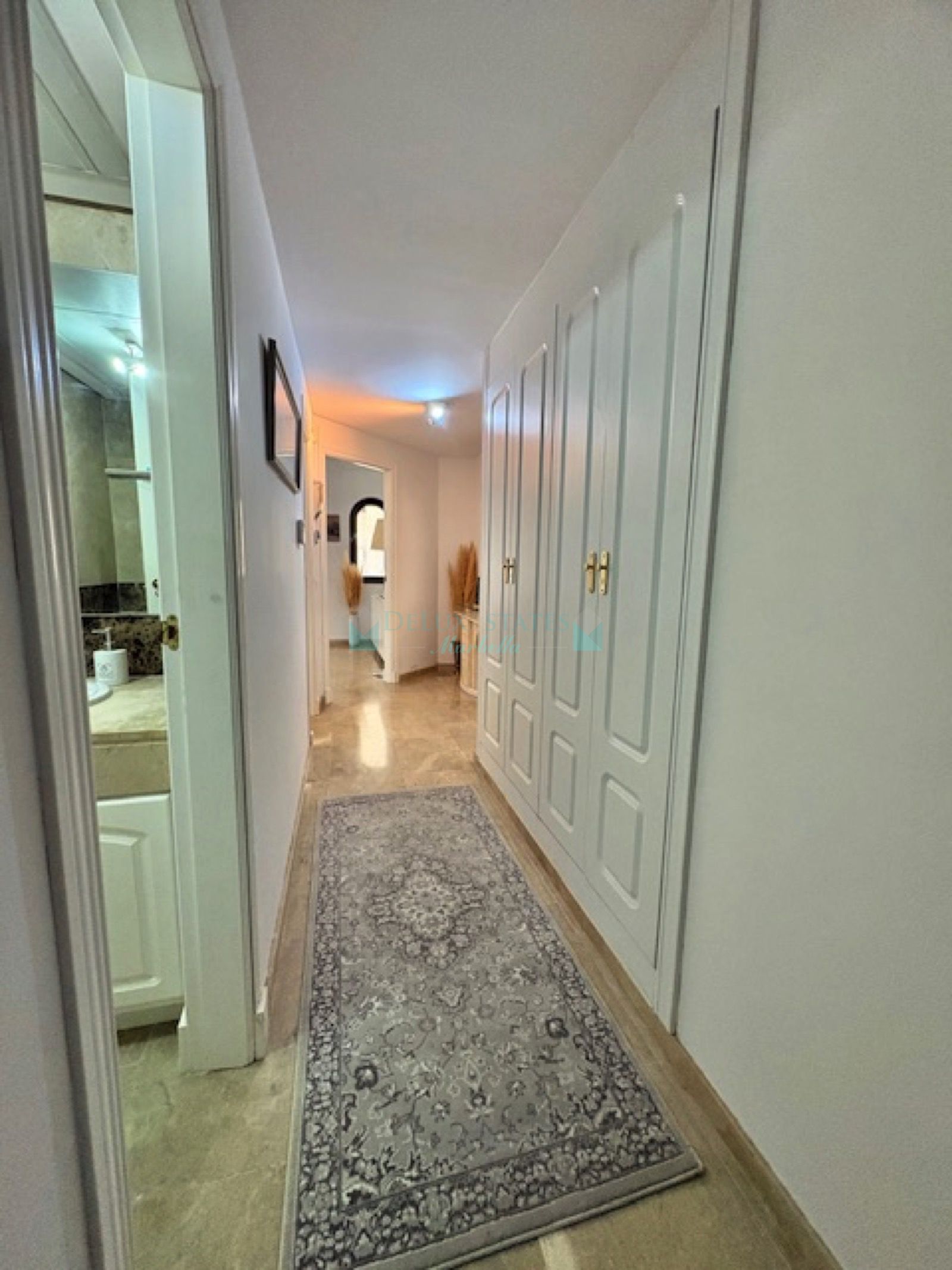 Penthouse for sale in Rio Real, Marbella East